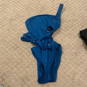 vince camuto bathing suit, blue, size 6
